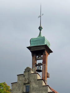 Die Glocke auf dem ehemaligen „Jagdschloss Engelberg“: